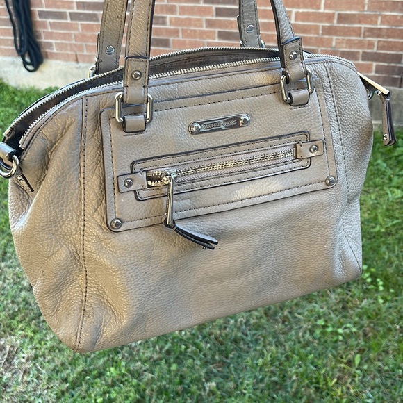 Michael Michael Kors please check all picture of condition - Picture 15 of 16